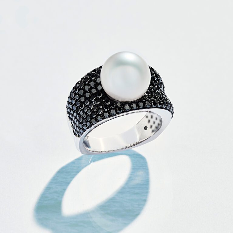 Adored Ring Black Diamonds - lookbook