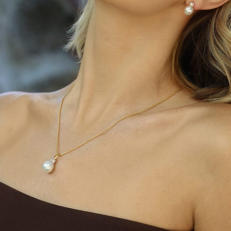 Luna PN YG - content