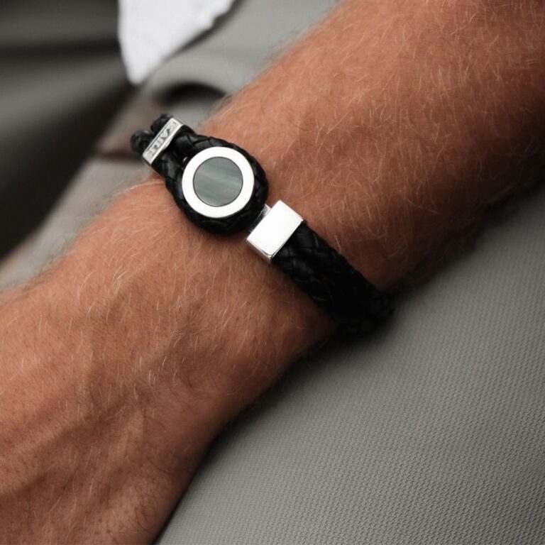 Conquest Tahitian Black Leather Lifestyle