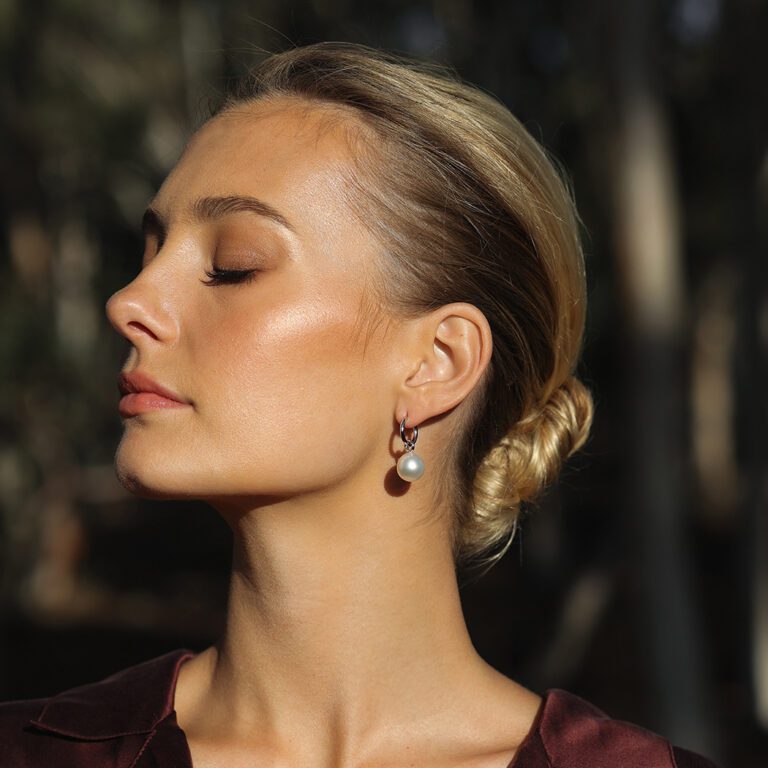 Classic Huggies with Shimmer Attachments WG 0301