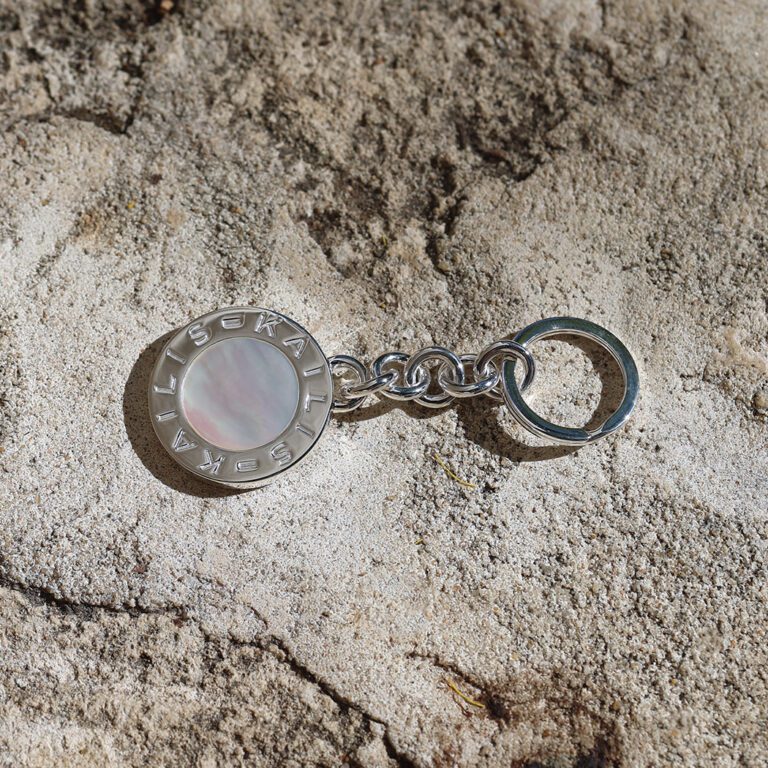 Mother of Pearl Keyring Round - content